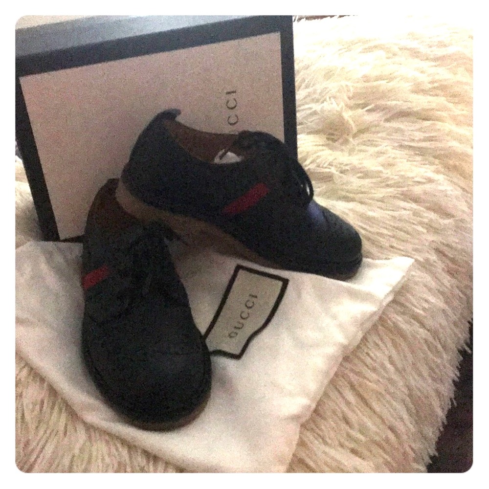 Boys size 8 Gucci shoes